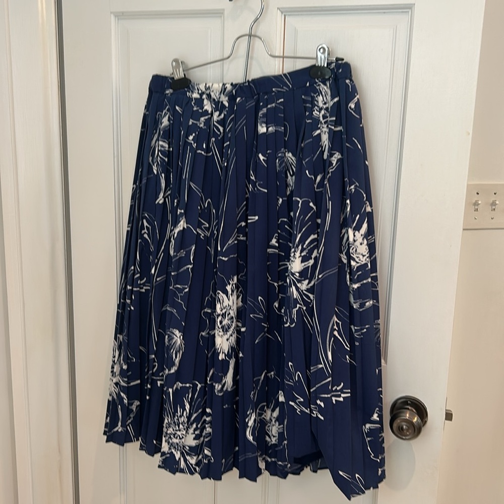 Banana Republic Blue and White Midi Skater Skirt